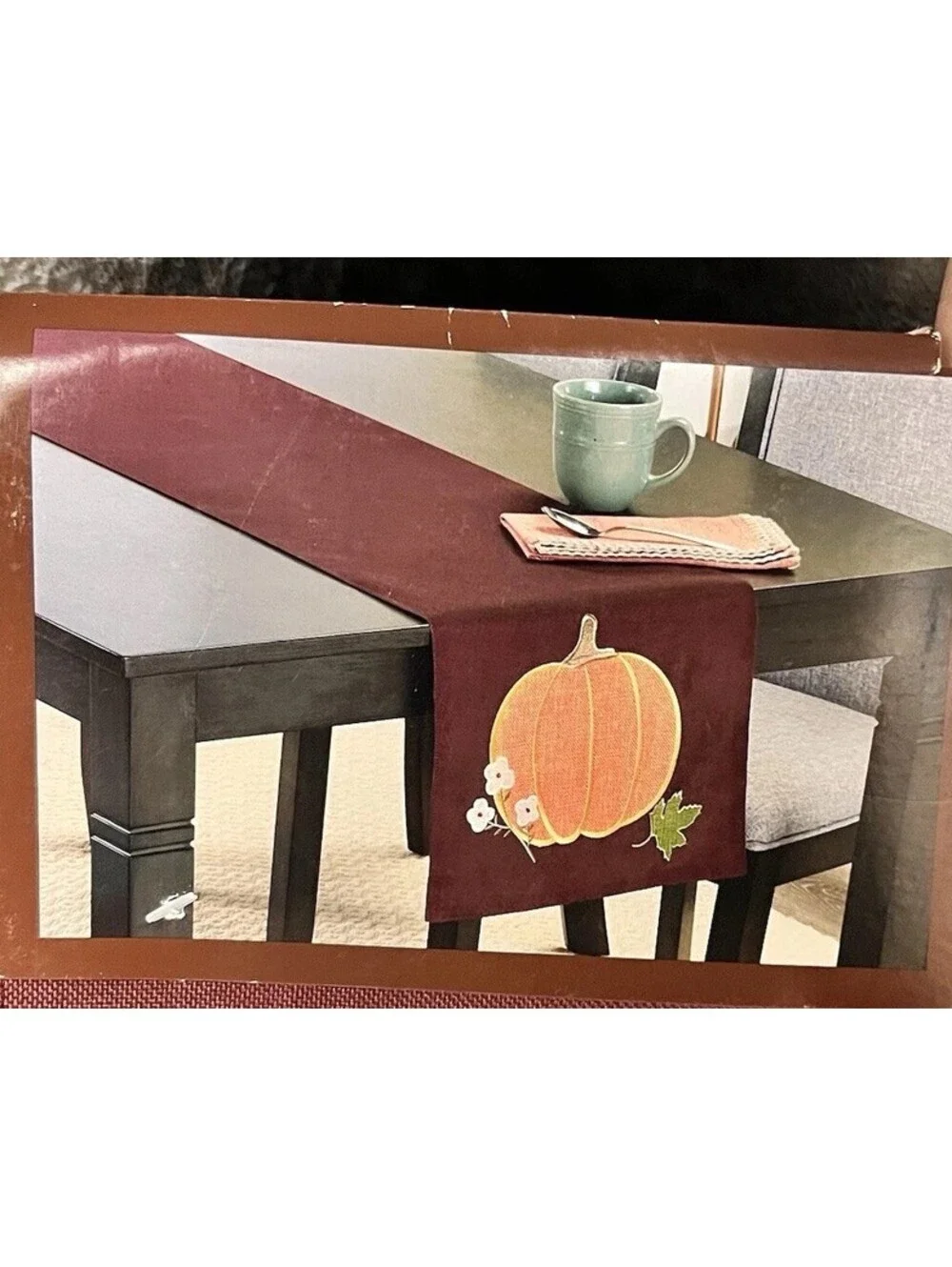 Table Runner Pumpkin •Holiday Home. 13 in W x 72 in L (33.02 cm x 182,88 cm)